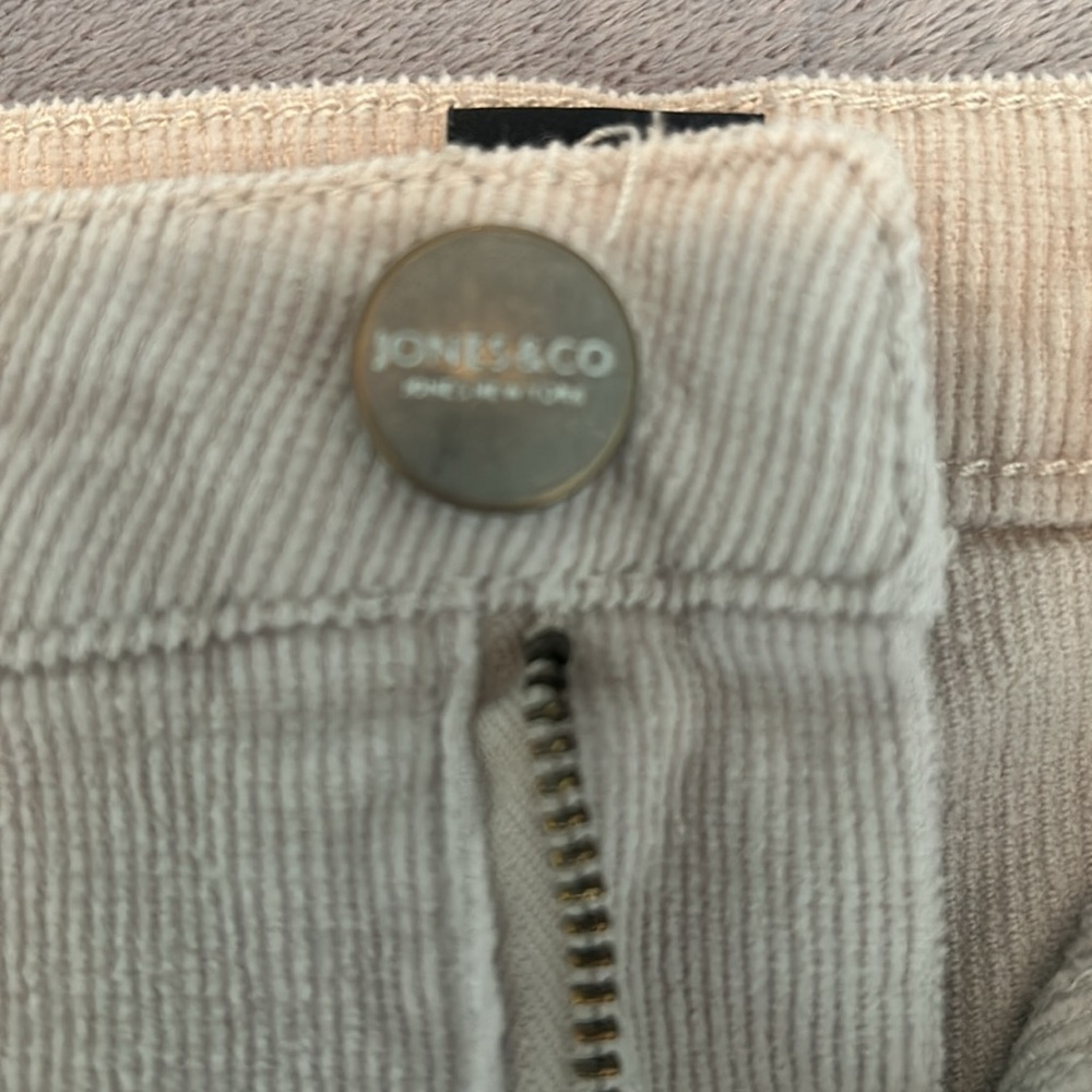 Jones New York corduroy skirt. - Picture 2 of 6